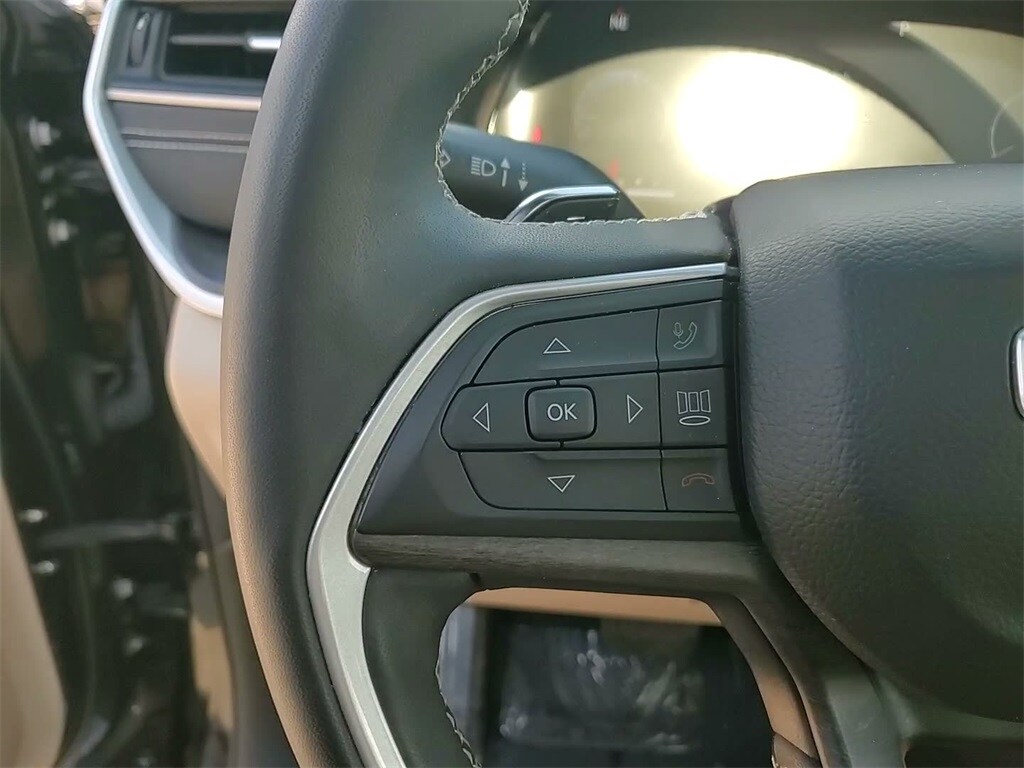 2023 JEEP GRAND CHEROKEE - Image 24