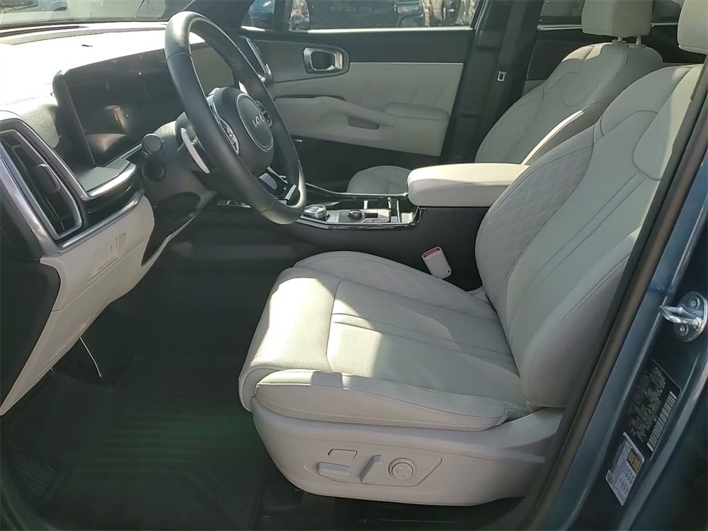 2025 KIA SORENTO - Image 23