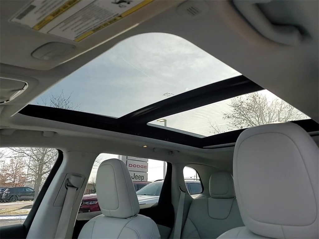 2020 JEEP CHEROKEE - Image 21