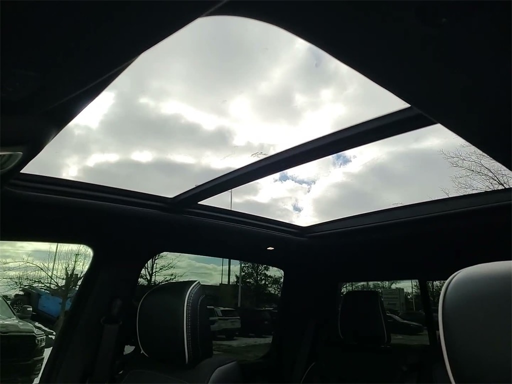 2025 RAM 1500 - Image 37