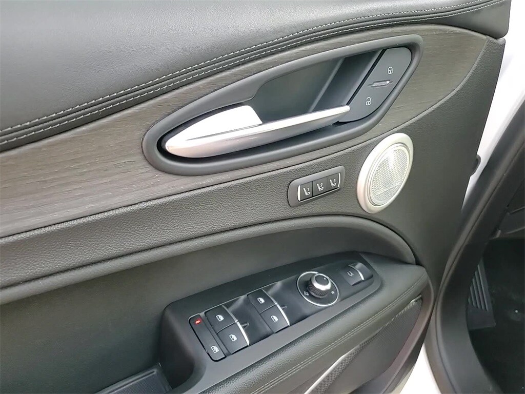 2022 ALFA ROMEO STELVIO - Image 10