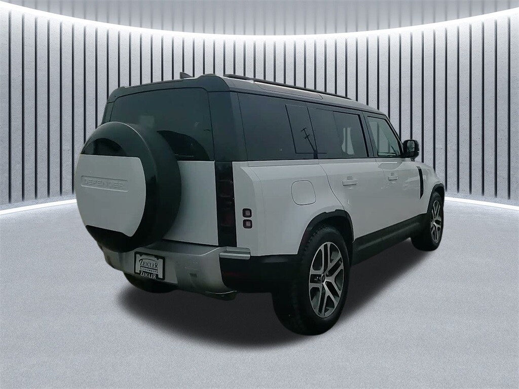 2025 LAND ROVER DEFENDER - Image 7