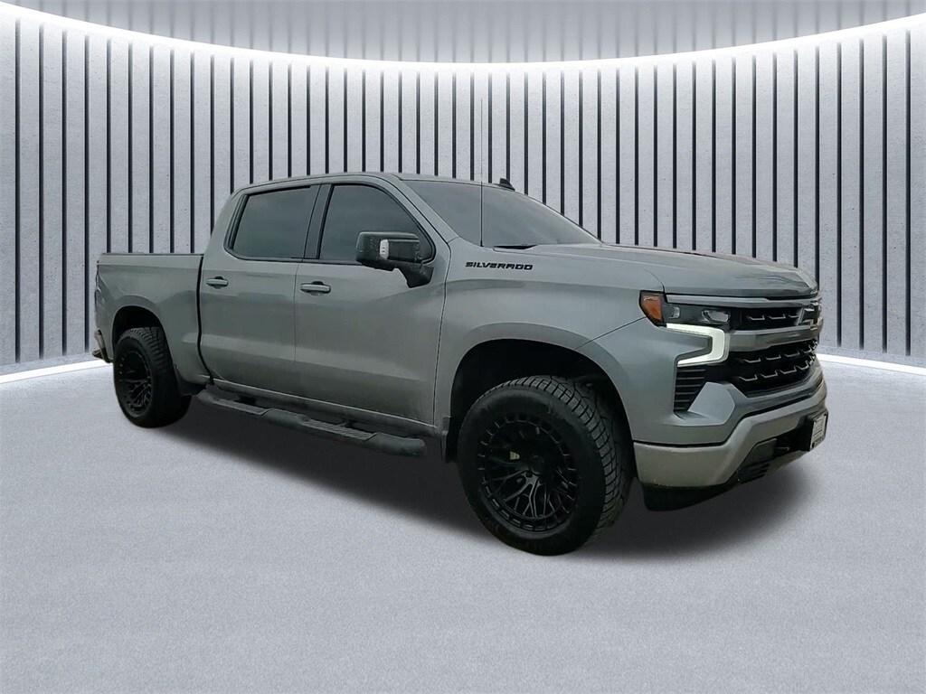 2023 CHEVROLET SILVERADO - Image 2