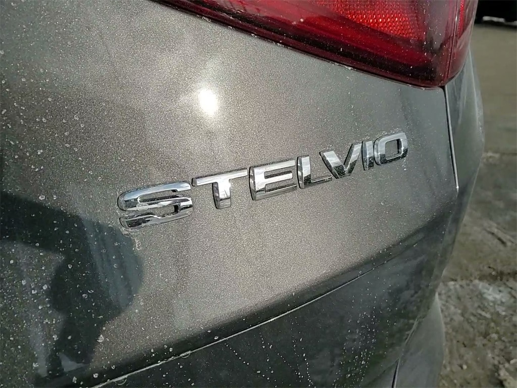 2023 ALFA ROMEO STELVIO - Image 9