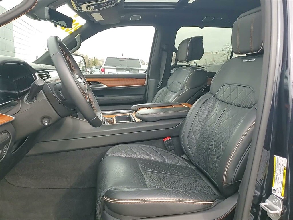 2024 JEEP GRAND WAGONEER L - Image 28