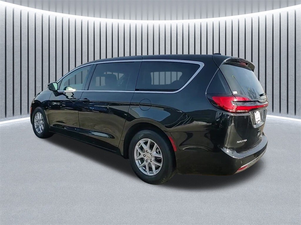 2024 CHRYSLER PACIFICA - Image 5
