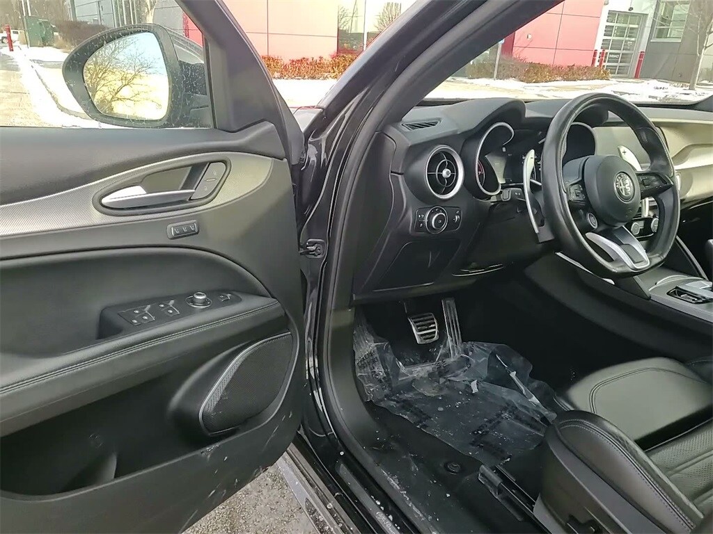 2022 ALFA ROMEO STELVIO - Image 23
