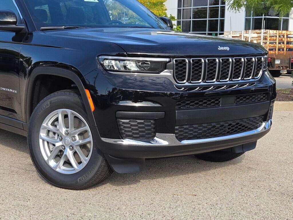 New 2025 Jeep Grand Cherokee L Laredo SUV