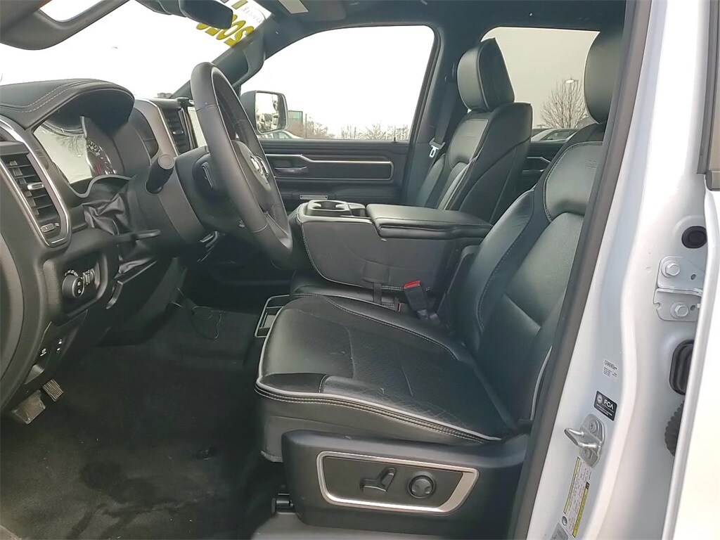 2025 RAM 1500 - Image 11