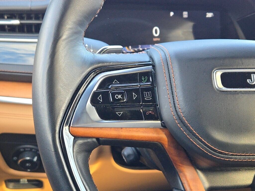 2024 JEEP GRAND CHEROKEE L - Image 35