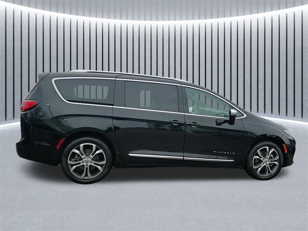 2025 CHRYSLER PACIFICA - Image 2