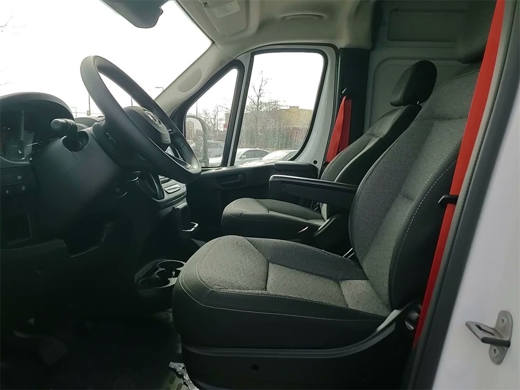 2025 RAM PROMASTER 2500 - Image 23