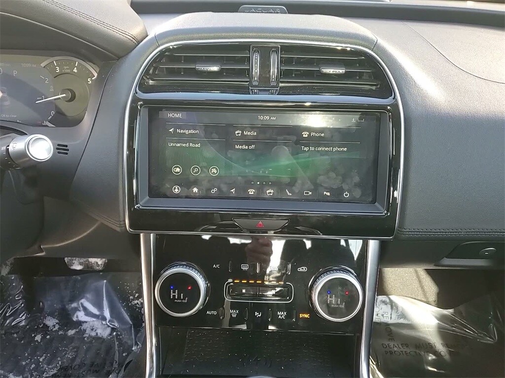 2020 JAGUAR XE - Image 27