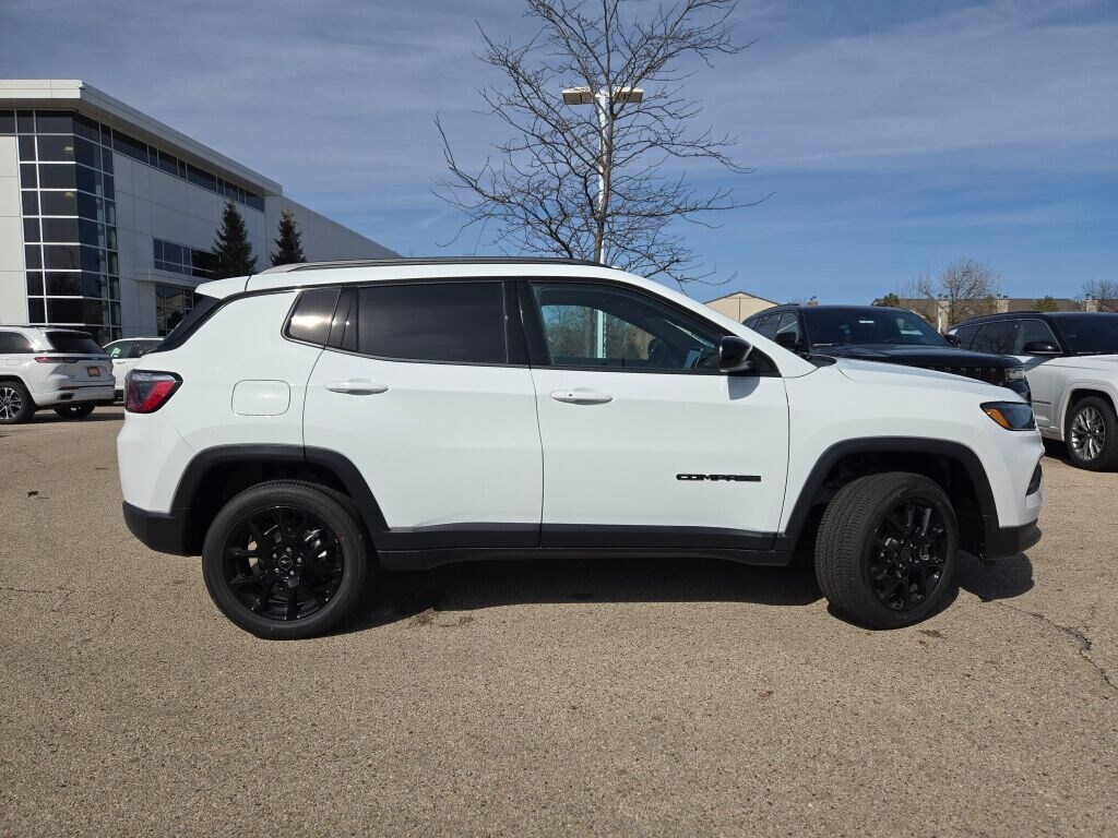 New 2025 Jeep Compass Latitude SUV