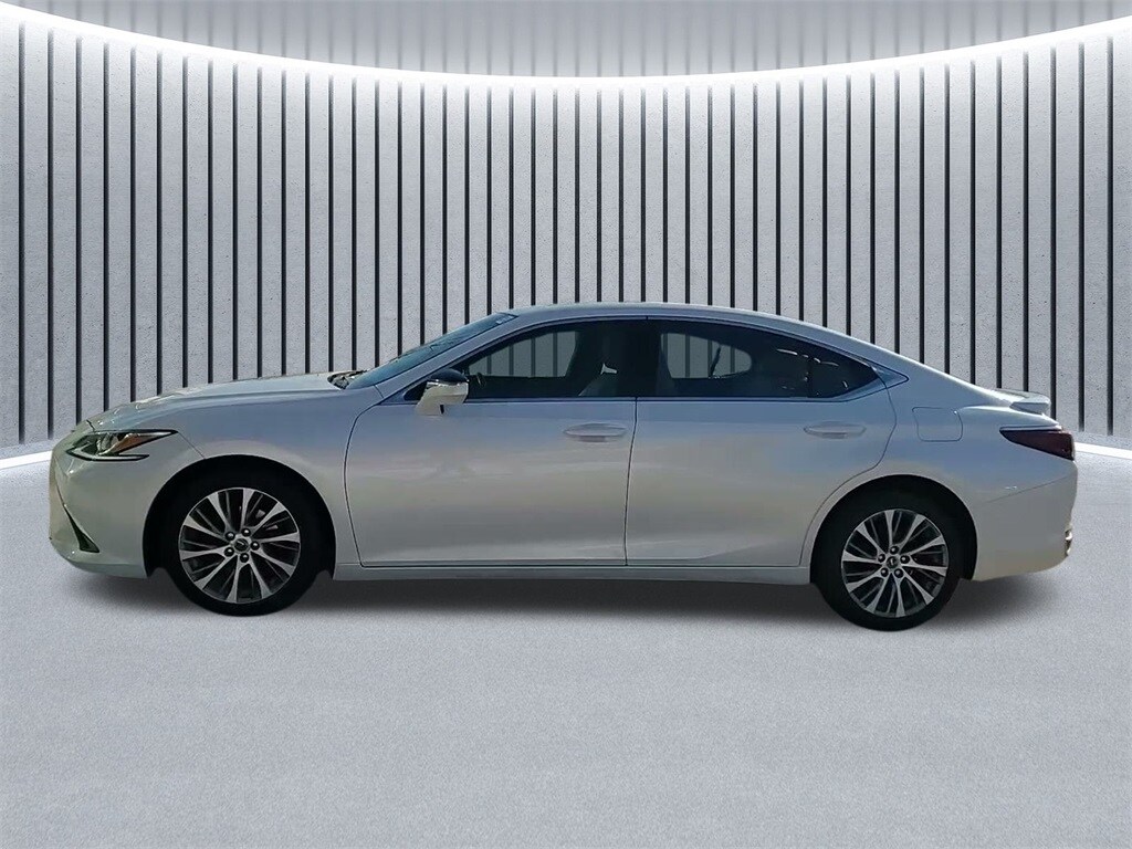2021 LEXUS ES - Image 20