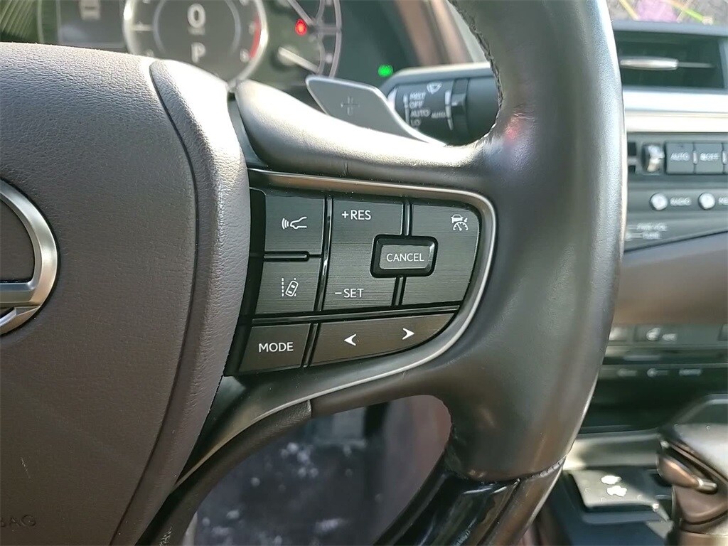 2021 LEXUS ES - Image 31