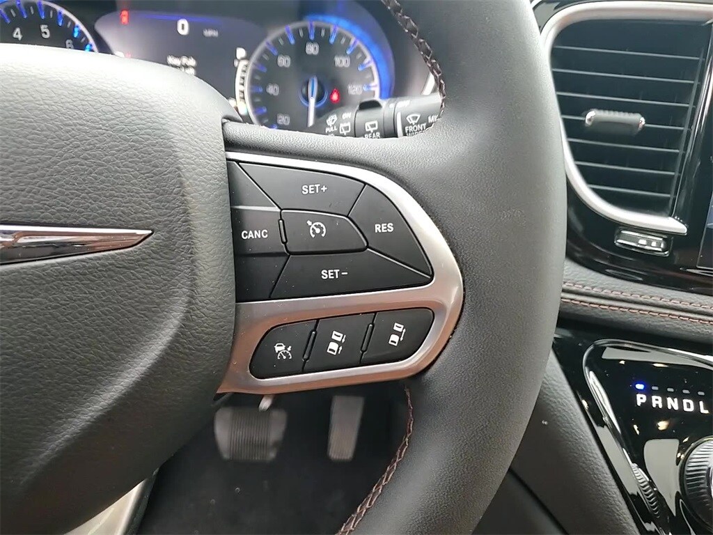 2025 CHRYSLER PACIFICA - Image 15
