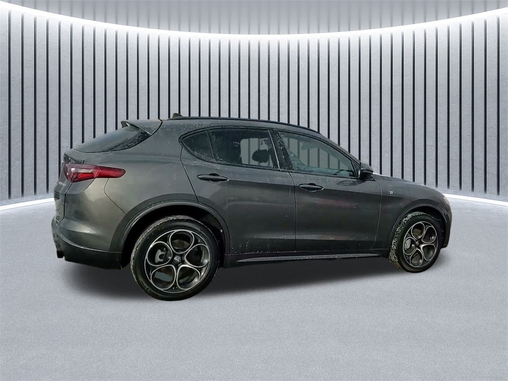 2023 ALFA ROMEO STELVIO - Image 4