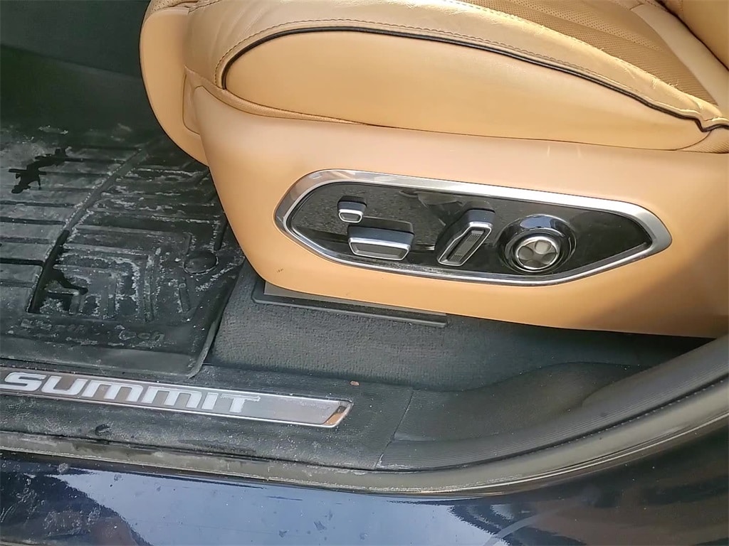 2023 JEEP GRAND CHEROKEE L - Image 11