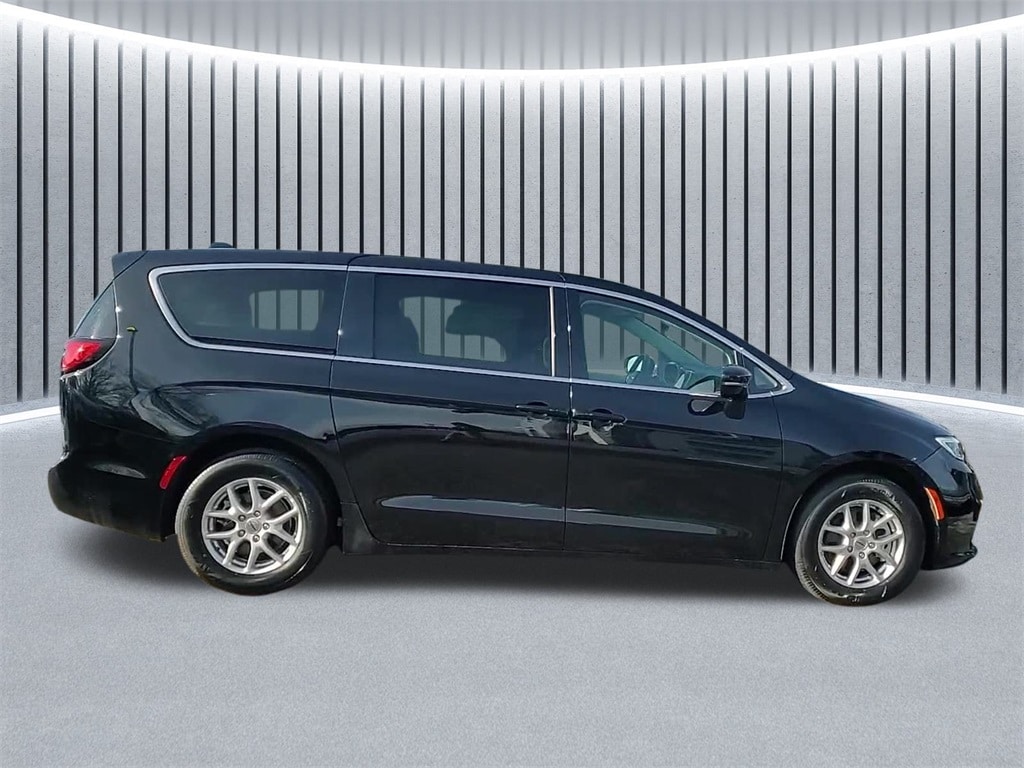 2024 CHRYSLER PACIFICA - Image 2