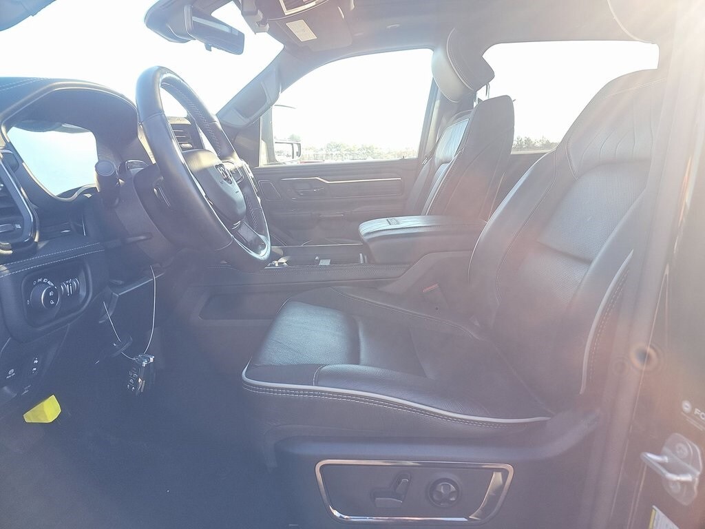 2025 RAM 1500 - Image 8