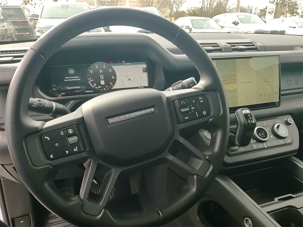2025 LAND ROVER DEFENDER - Image 32