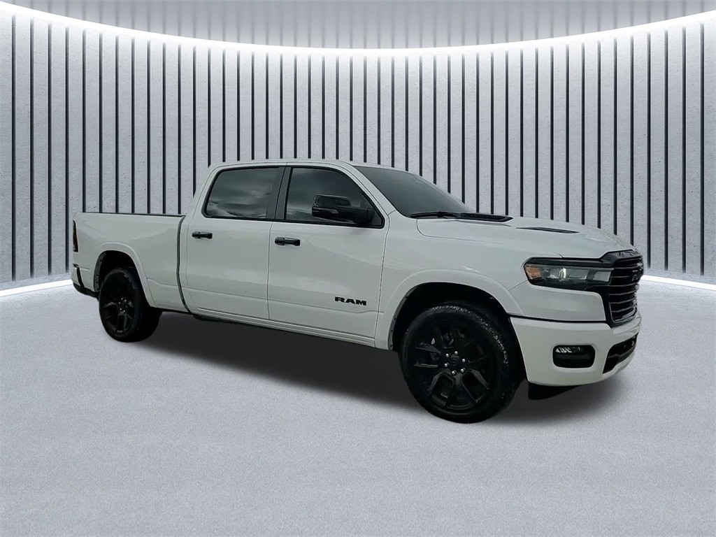 2025 RAM 1500 - Image 3