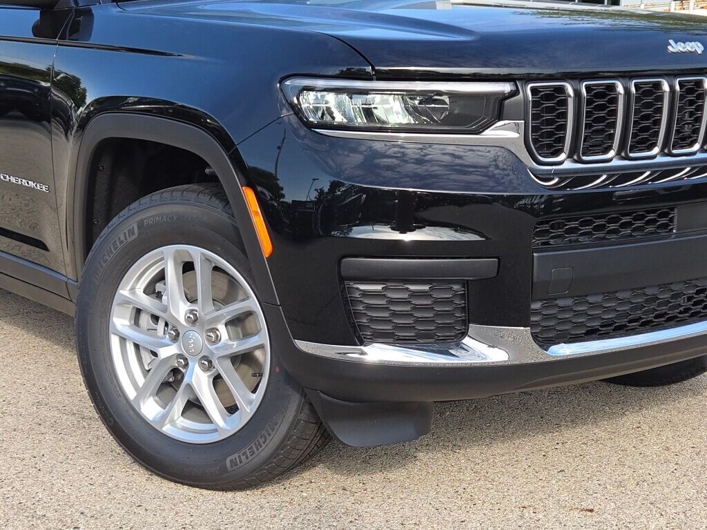 New 2025 Jeep Grand Cherokee L Laredo SUV