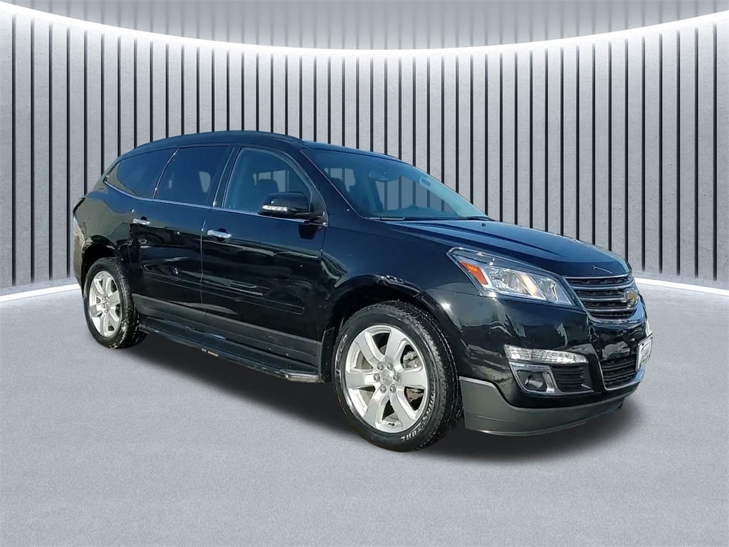 2017 CHEVROLET TRAVERSE - Image 2