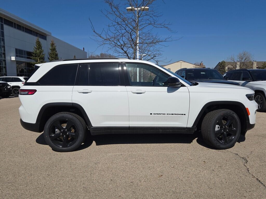 New 2025 Jeep Grand Cherokee Limited SUV
