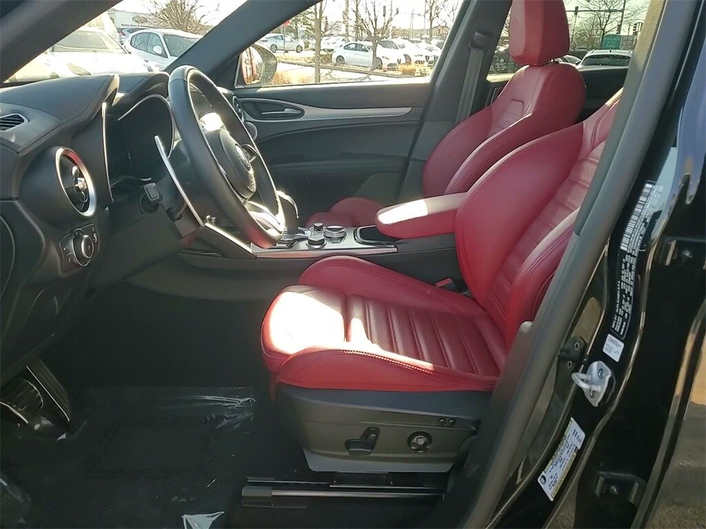 2024 ALFA ROMEO STELVIO - Image 23