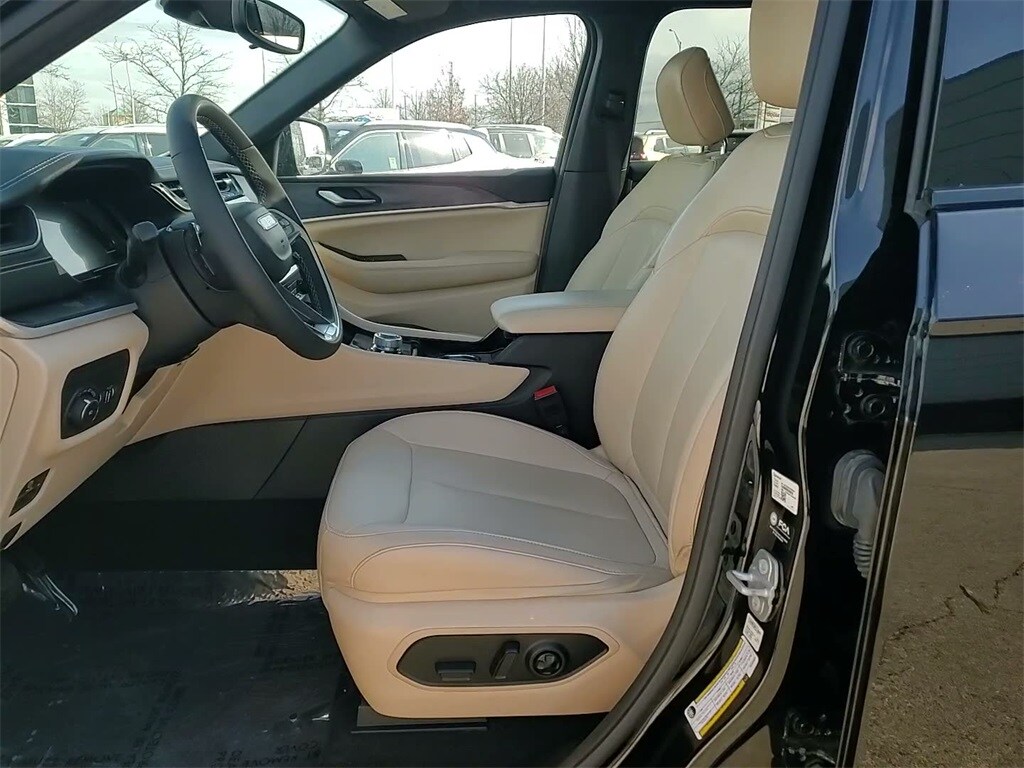 2023 JEEP GRAND CHEROKEE - Image 21