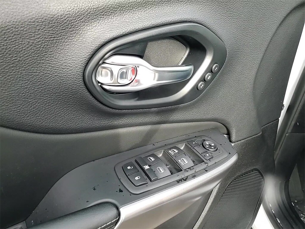 2022 JEEP CHEROKEE - Image 10