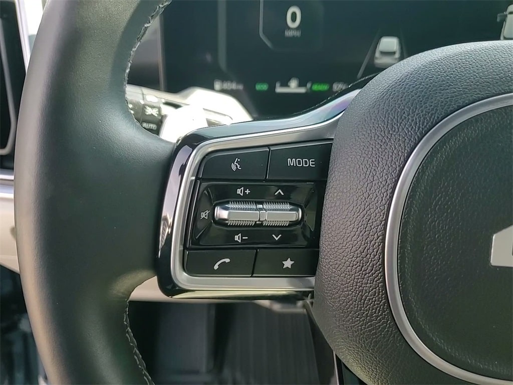 2025 KIA SORENTO - Image 26
