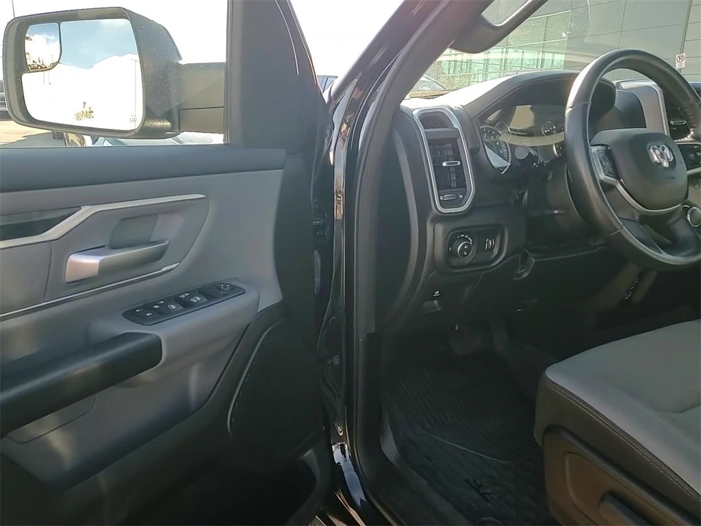 2022 RAM 1500 - Image 8