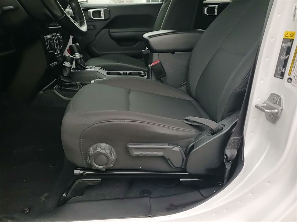 2022 JEEP WRANGLER - Image 24