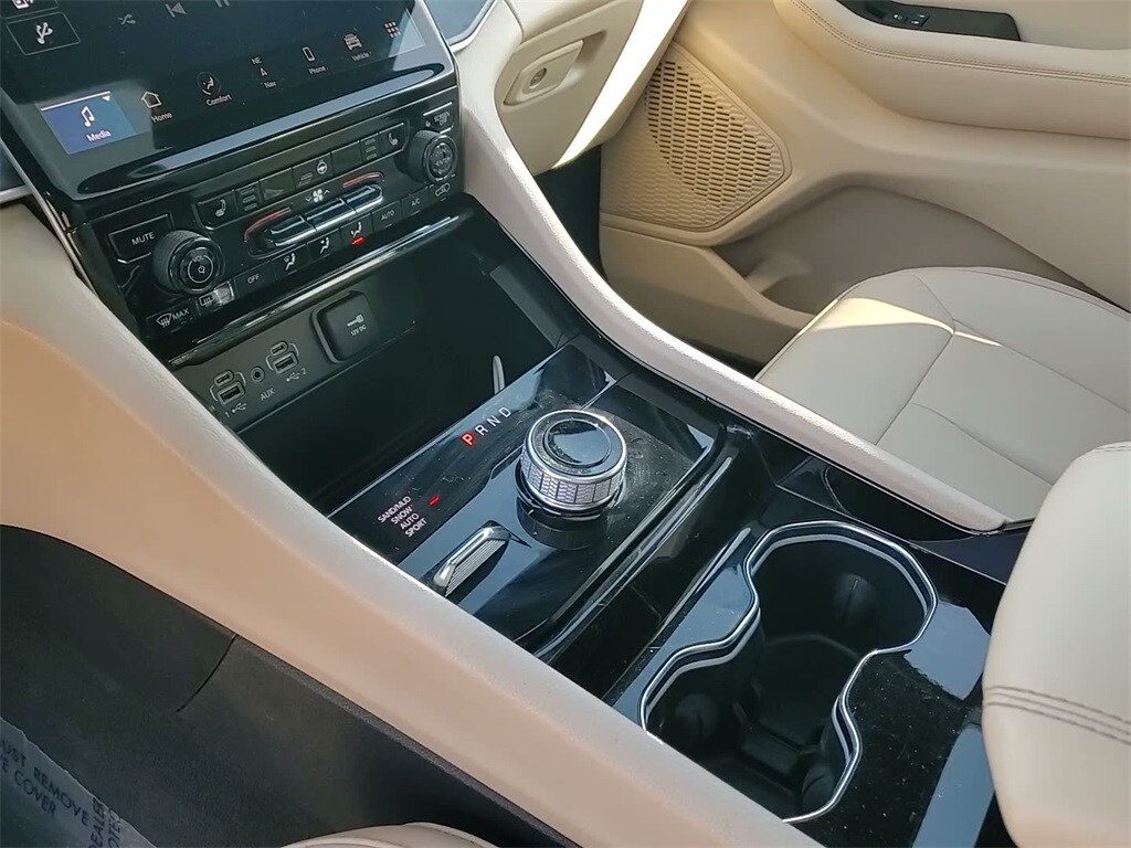 2023 JEEP GRAND CHEROKEE - Image 28