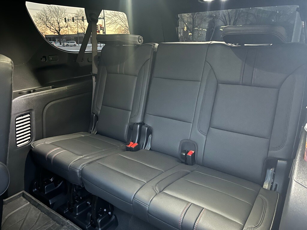 2025 CHEVROLET SUBURBAN - Image 11