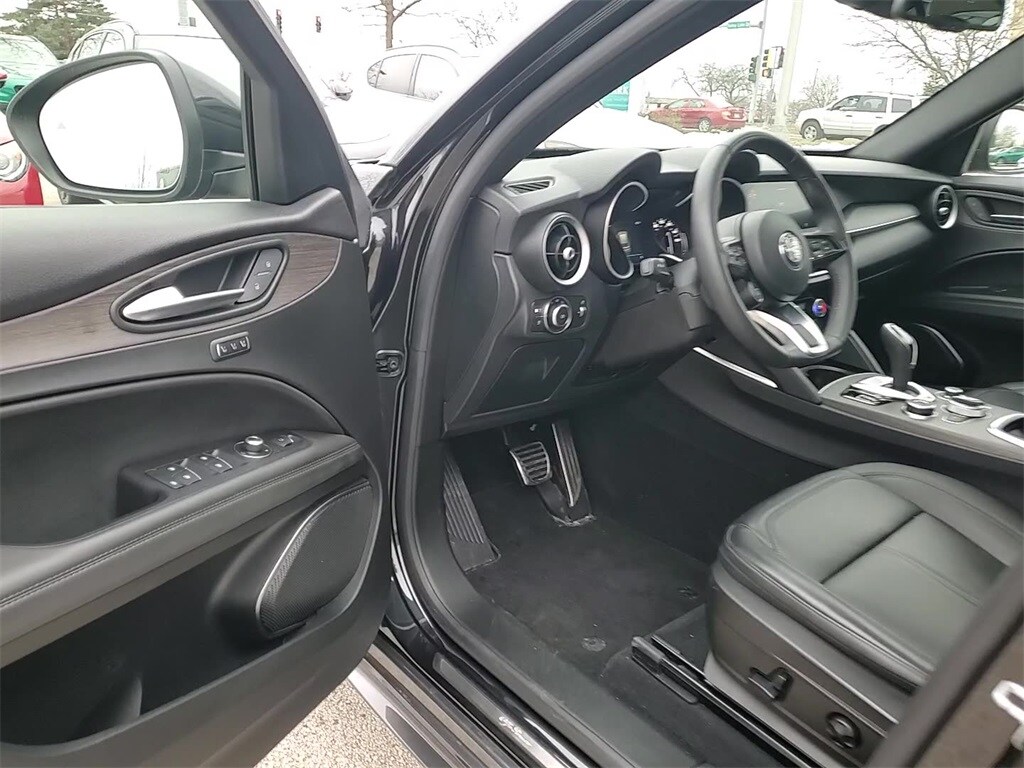 2023 ALFA ROMEO STELVIO - Image 10