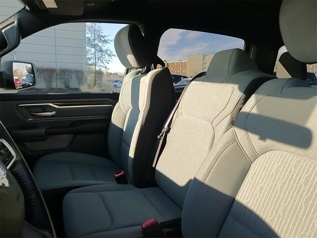 2022 RAM 1500 - Image 17