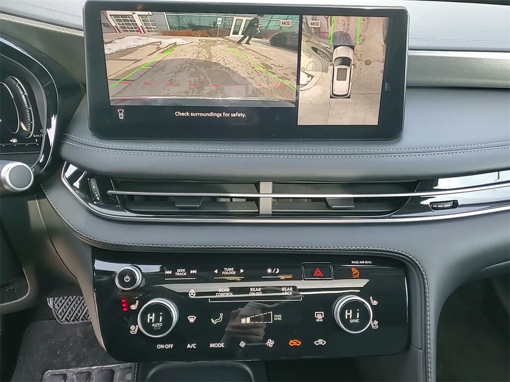 2023 INFINITI QX60 - Image 32