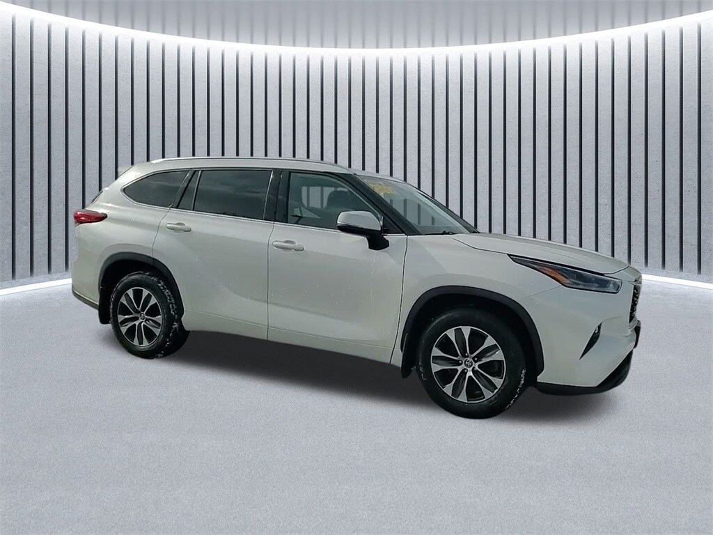 2021 TOYOTA HIGHLANDER - Image 4