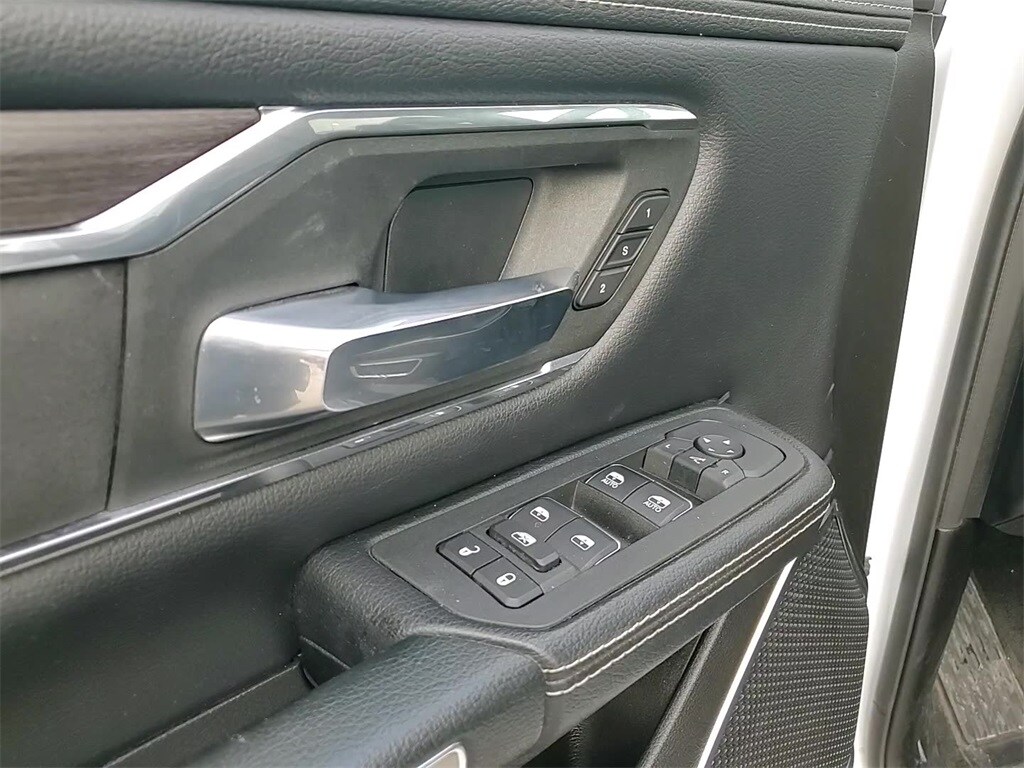 2025 RAM 1500 - Image 10