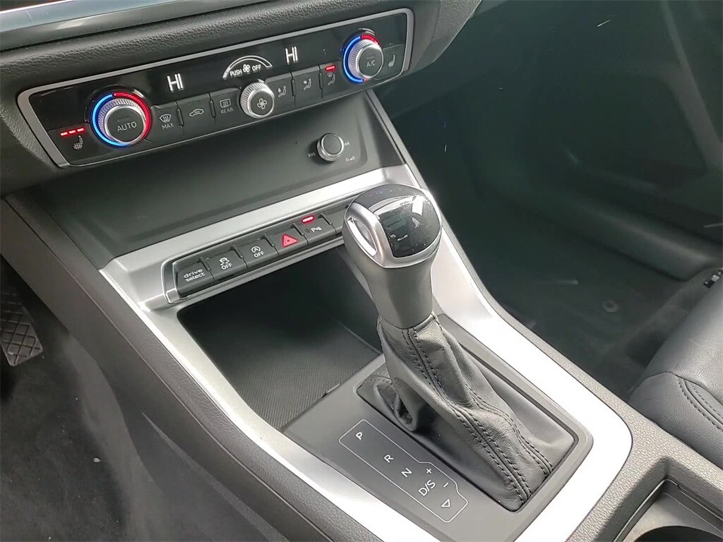 2025 AUDI Q3 - Image 18