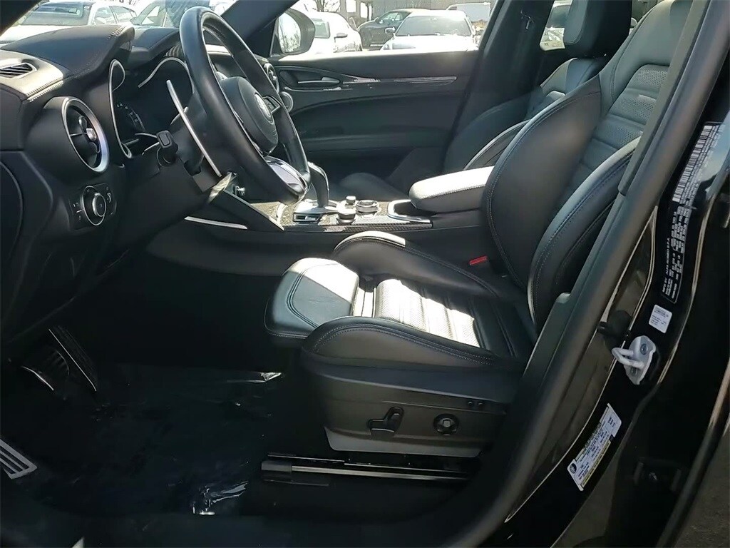 2023 ALFA ROMEO STELVIO - Image 24