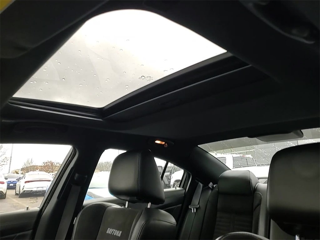 2023 DODGE CHARGER - Image 20