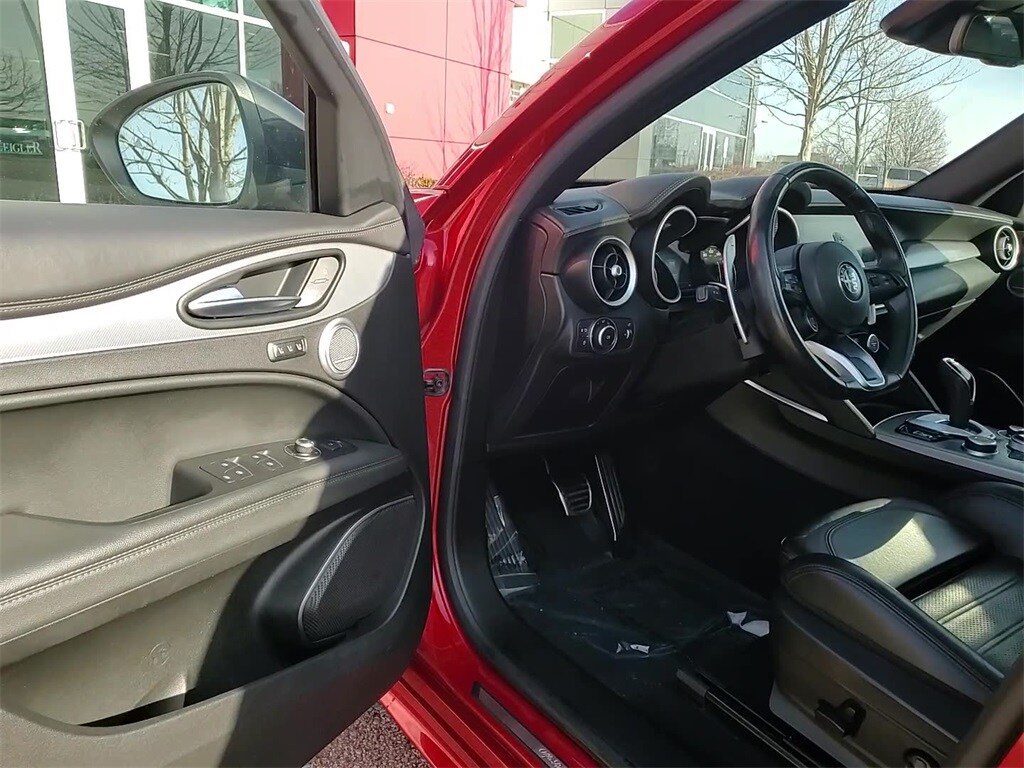2023 ALFA ROMEO STELVIO - Image 9