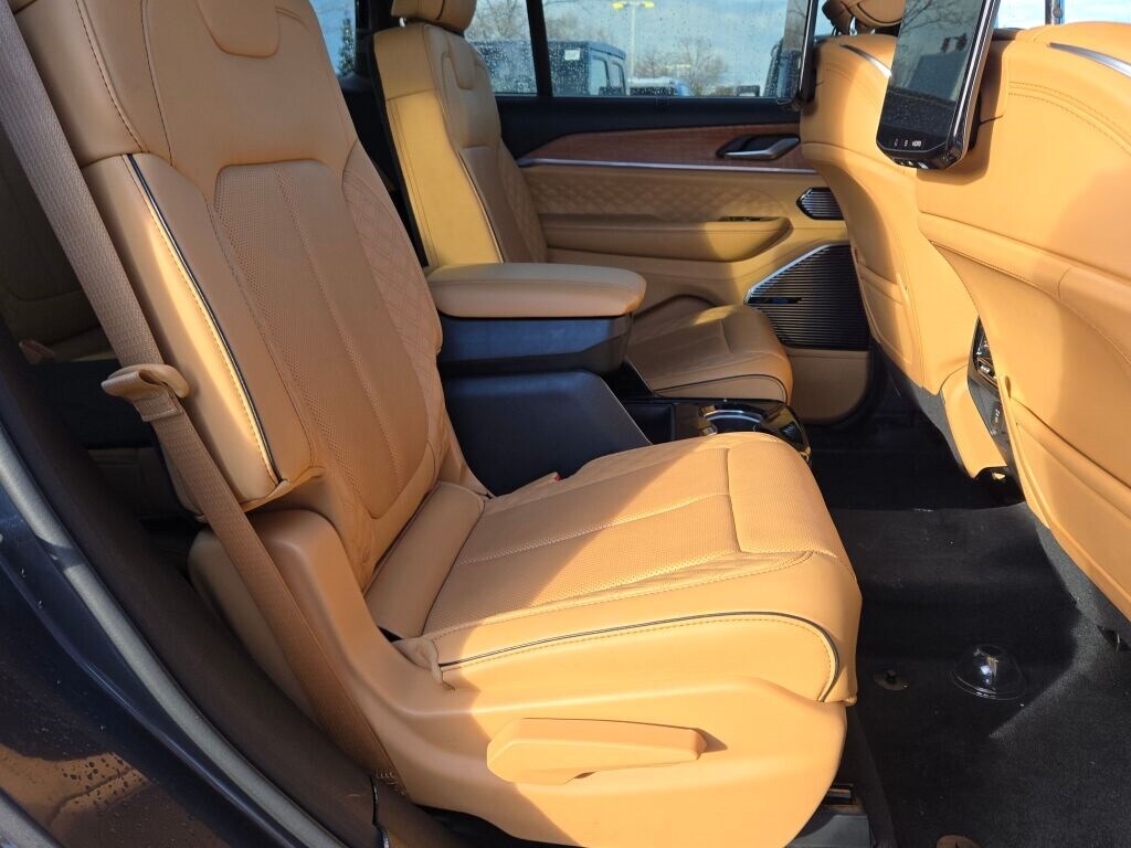 2024 JEEP GRAND CHEROKEE L - Image 10