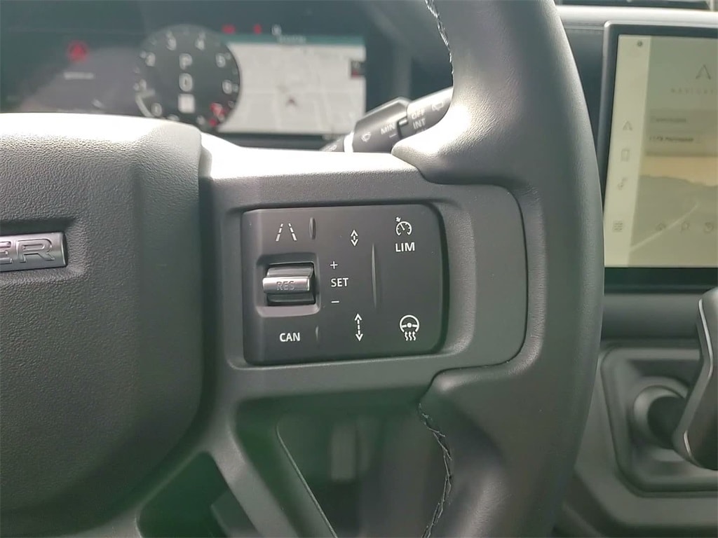 2025 LAND ROVER DEFENDER - Image 25