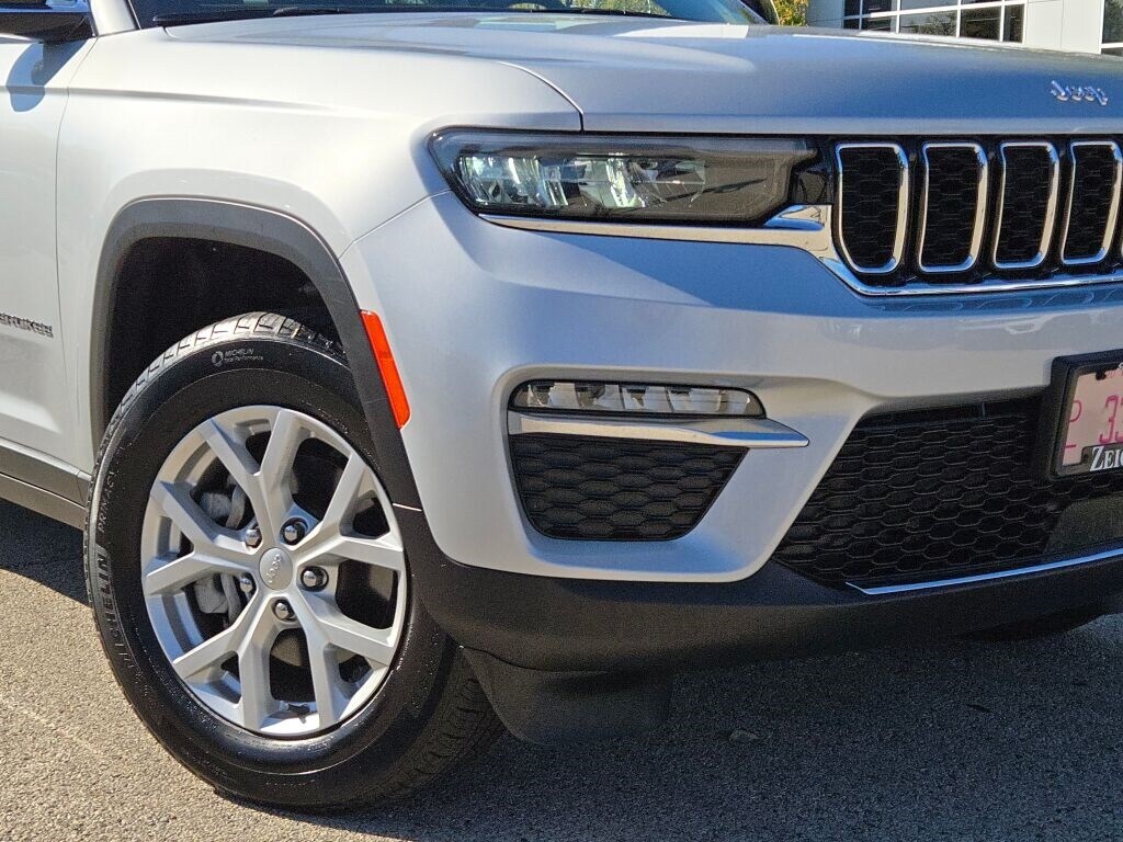 2024 Jeep Grand Cherokee Limited photo 3